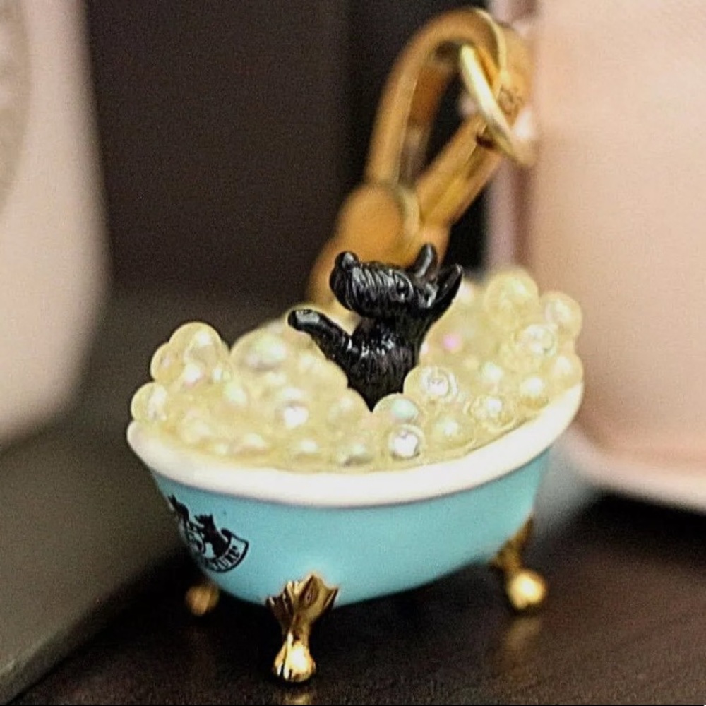 Juicy Couture Scottie Dog bubble bath tub charm - Picture 2 of 6